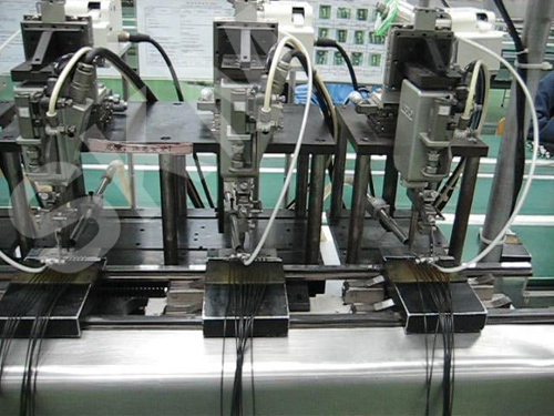 線(xiàn)束自動(dòng)機(jī) 線(xiàn)束自動(dòng)機(jī)